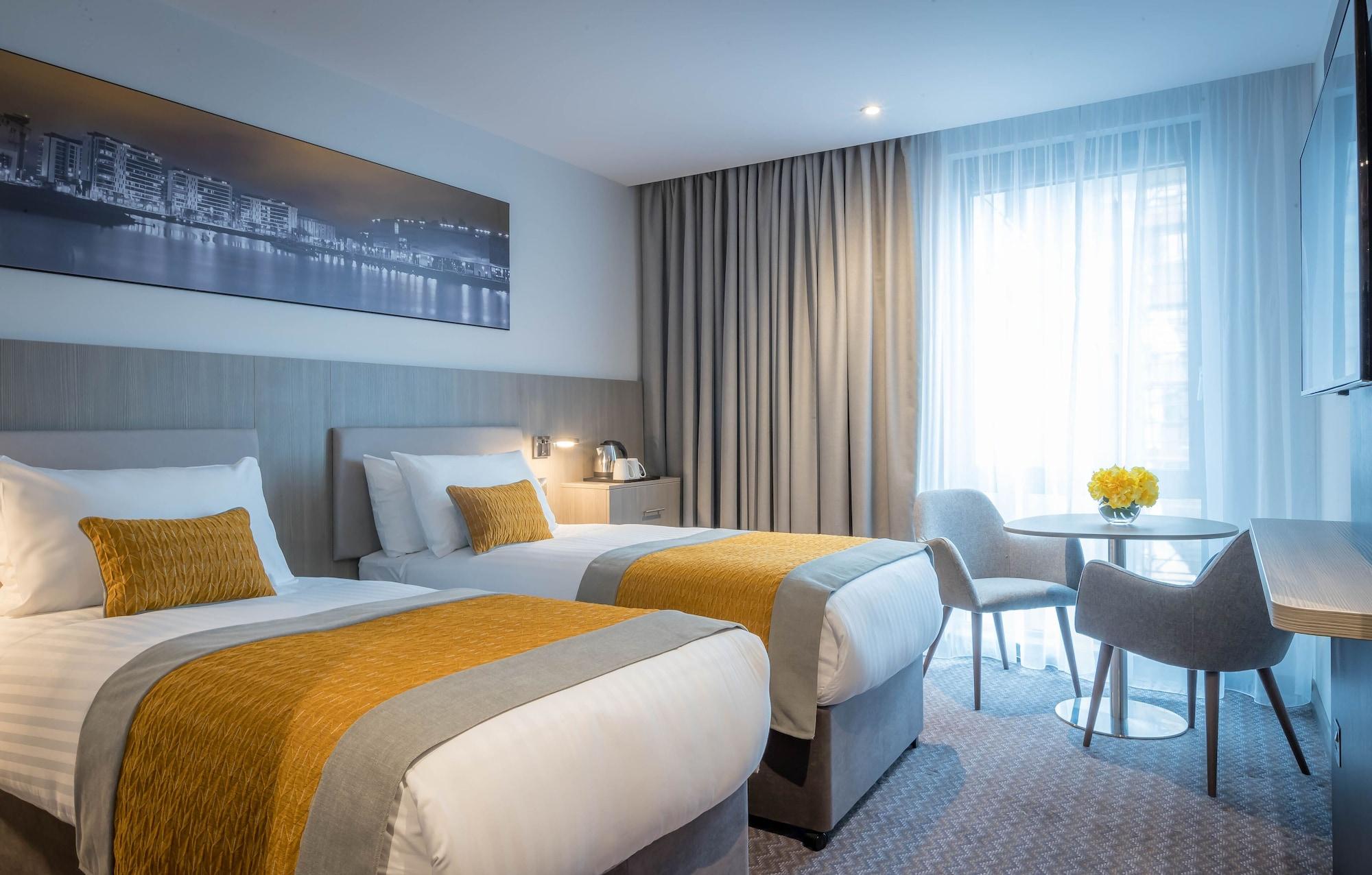 Maldron Hotel Tallaght Exteriör bild