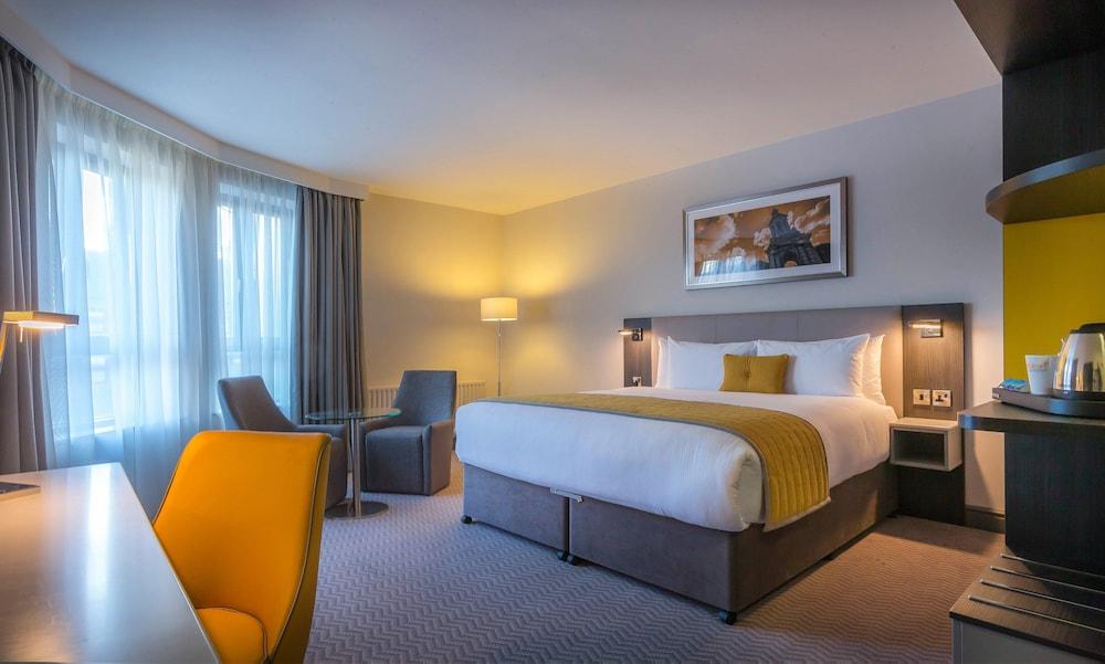Maldron Hotel Tallaght Exteriör bild