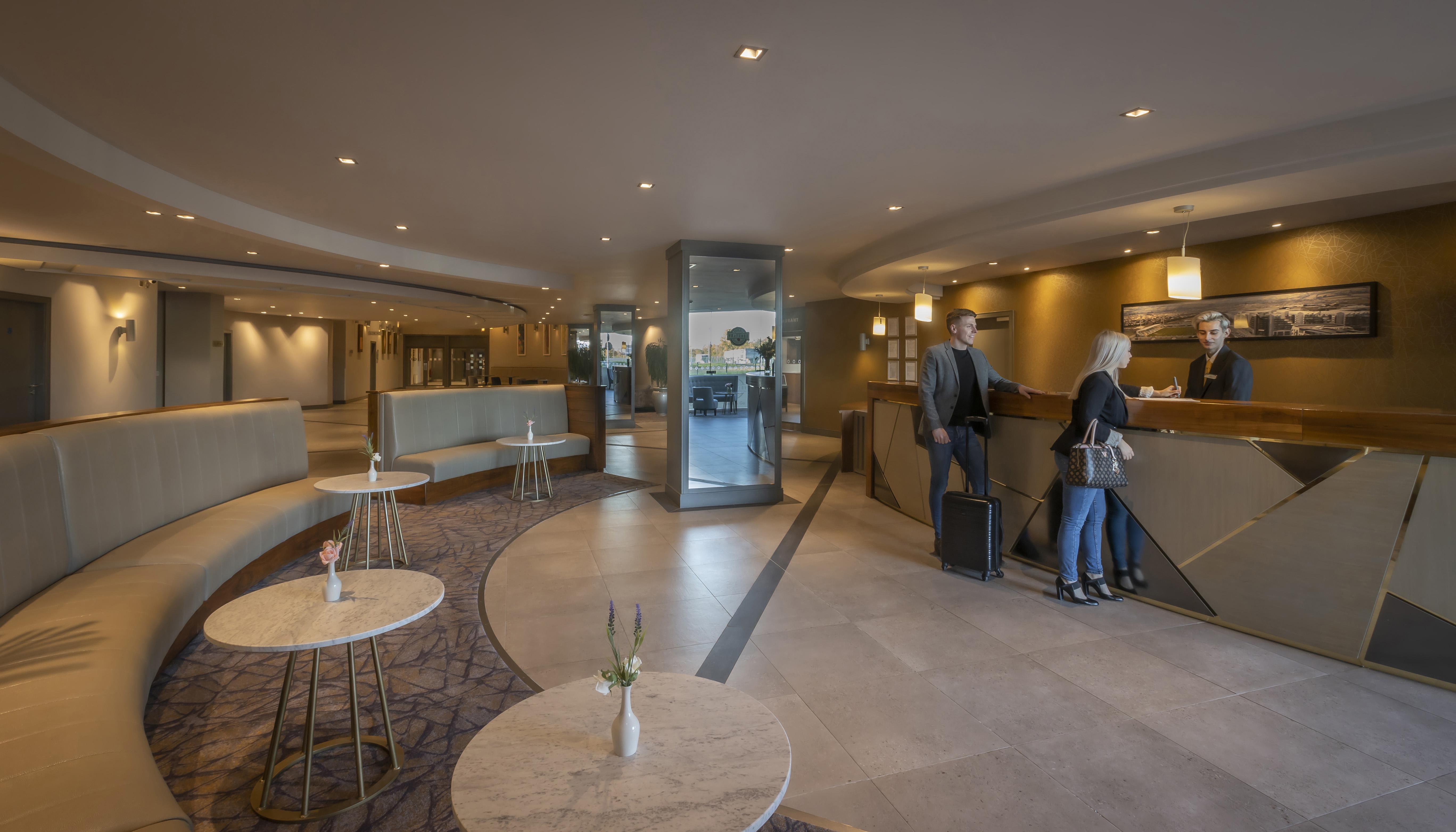Maldron Hotel Tallaght Exteriör bild