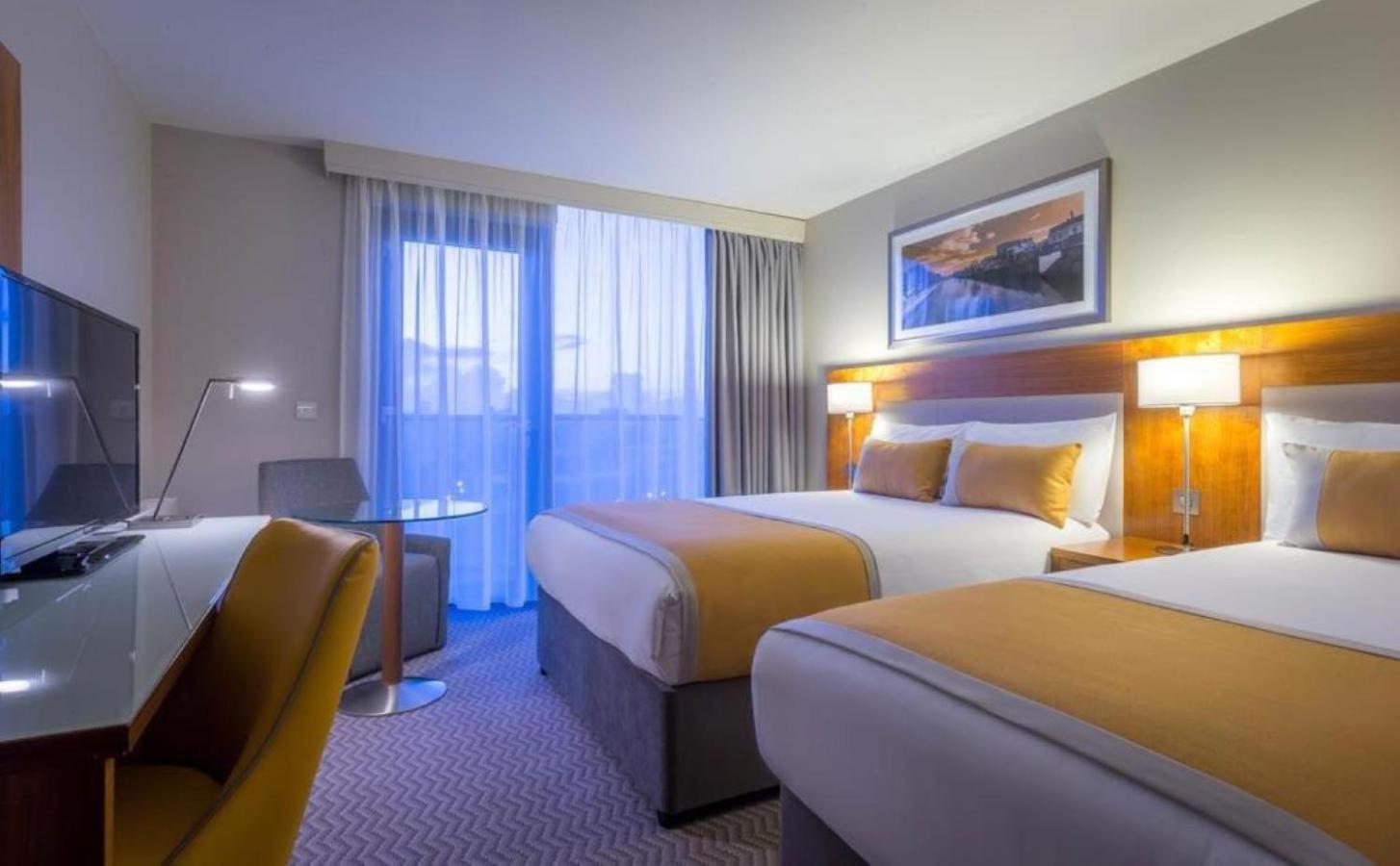 Maldron Hotel Tallaght Exteriör bild