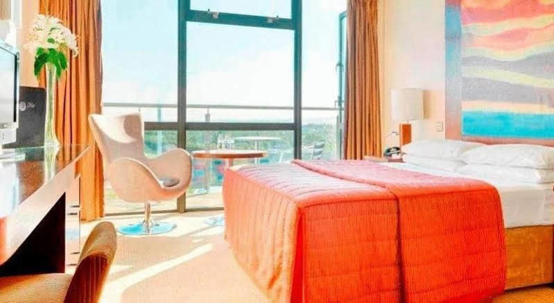 Maldron Hotel Tallaght Exteriör bild