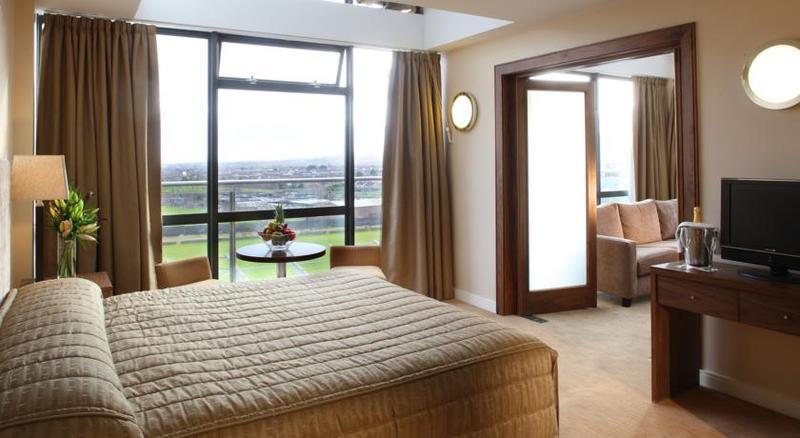 Maldron Hotel Tallaght Exteriör bild