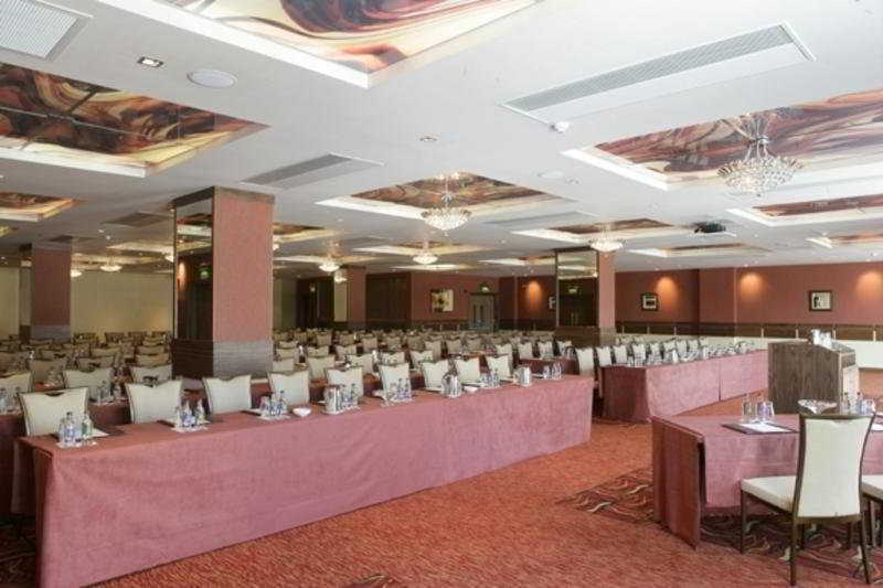 Maldron Hotel Tallaght Exteriör bild